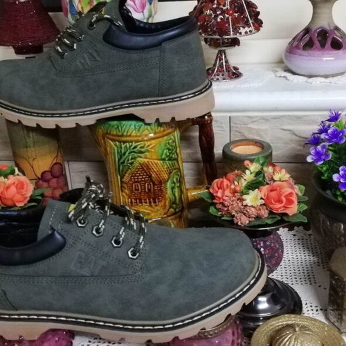 Shoe model 2026 size 42 new