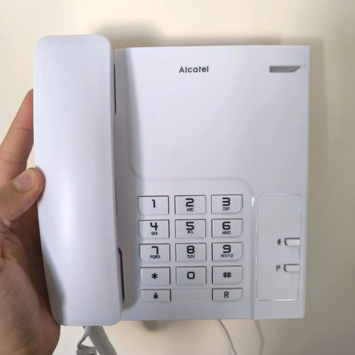 Alcatel landline phone like new, white, wired