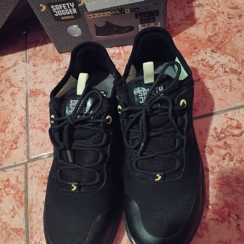 Safety Jogger safety shoes size 38 with safety vest new