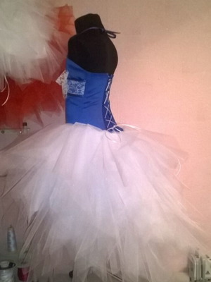 Φόρεμα flower girl σαν καινούργιο, τούλινο, για 5-6 ετών, άσπρο και μπλε