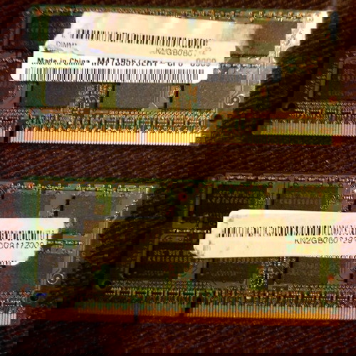 Δύο μνήμες RAM DDR3 2GB 1066MHz για laptop.