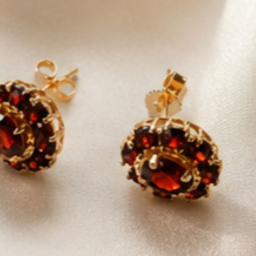 18K Gold Rosette Earrings with Garnets, 4.6g