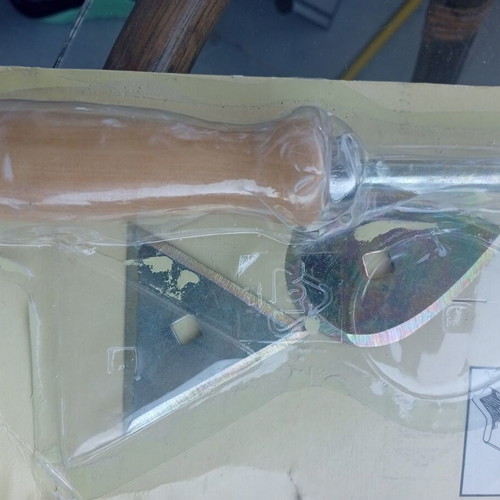DIY woodcarving and cutting tools set like new