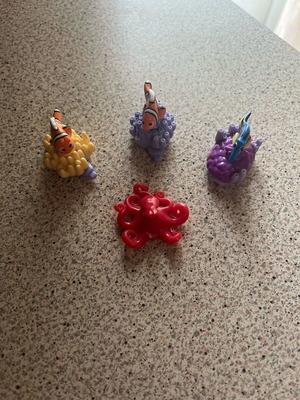 Disney Nemo figures like new