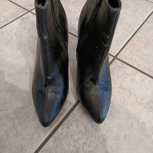 Leather ankle boots black with high heel and zipper size 39 used