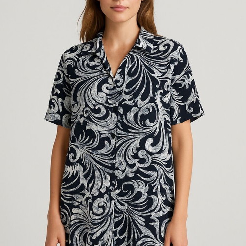 Chico’s shirt with black and white abstract print like new, size 2XL
