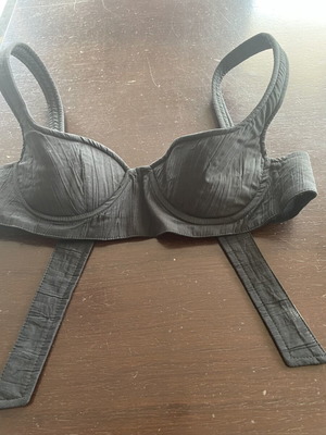 MilkWhite top black, like new, bralette with back tie