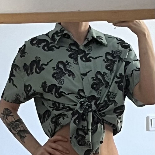 Shirt blouse short-sleeve green and black with dragon print, new