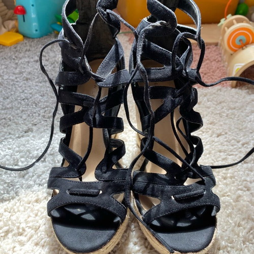 Platform shoes size 37 like new, black with laces
