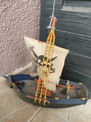 Playmobil ship used with missing parts