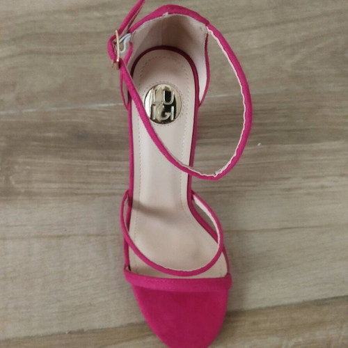 Luigi fuchsia sandals new, size 38, platform style