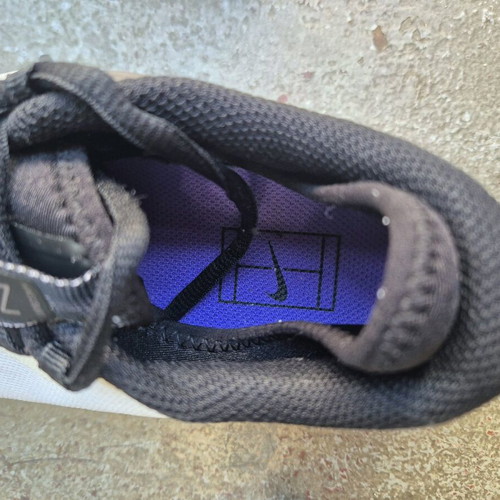 NikeCourt tennis shoes Without box