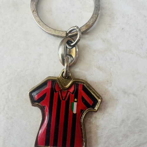 AC Milan Metal Keychain Jersey used, collectible