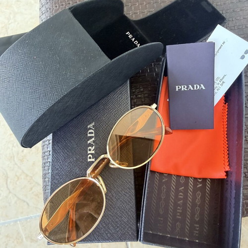 Prada sunglasses like new, brown