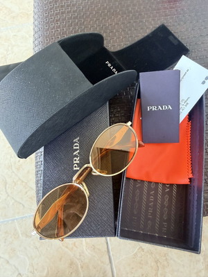 Prada sunglasses like new, brown