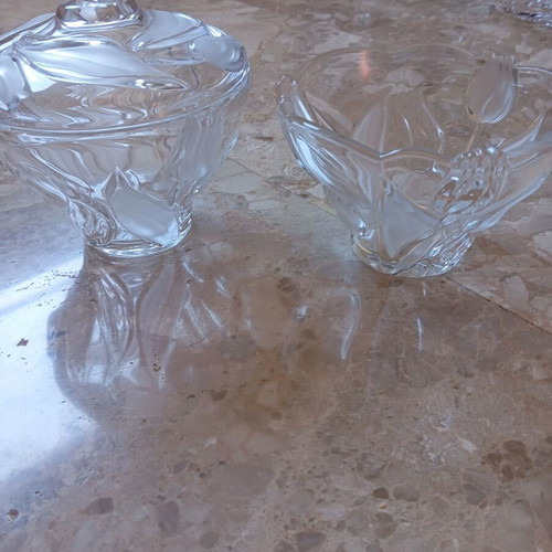 Vintage serving set made of frosted crystal with tulip design, like new