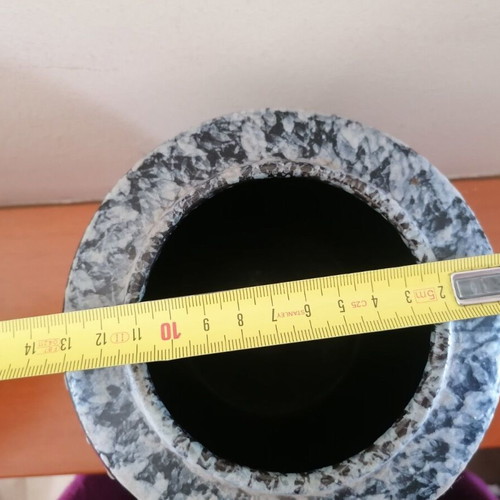 Black and white numbered vase like new for collectors