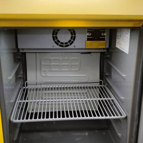 Professional display refrigerator used in excellent condition