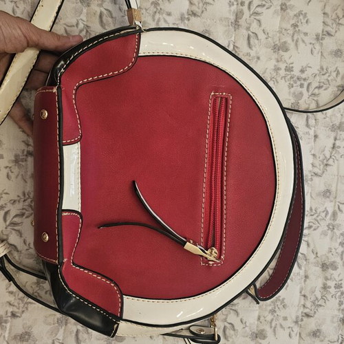 Verde crossbody bag with retro print, black and red