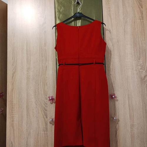 Red sleeveless georgette dress like new, size M
