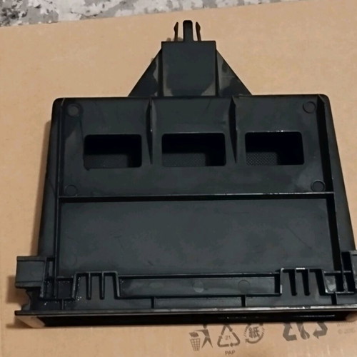 Console tray for Volkswagen Polo 2005-2009 used