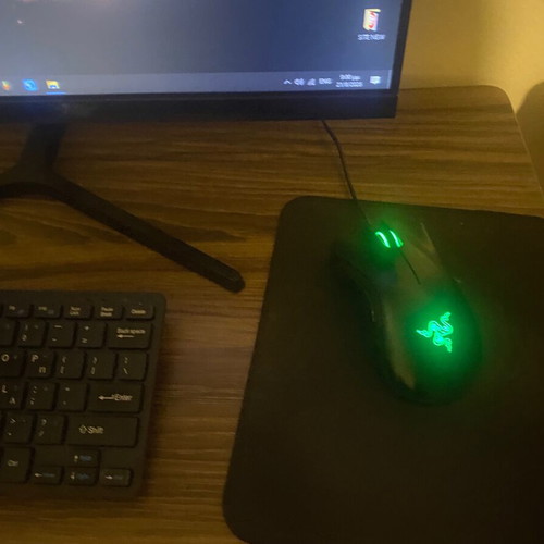 Xiaomi Mi Desktop Monitor 1C IPS 23.8" FHD with Razer wired mouse