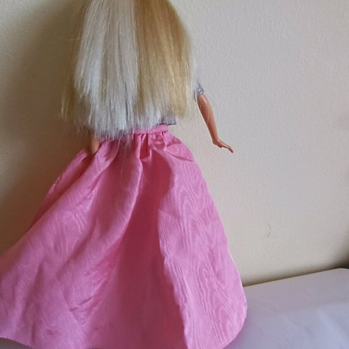 Barbie Jewel Girl 2000 like new, collectible with Ever-Flex mechanism
