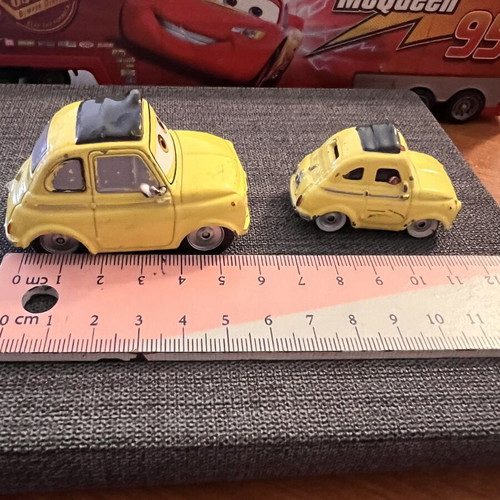 Disney Pixar Cars Luigi Deluxe 2016 Mattel 10 cm like new