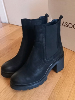 Lasocki ankle boots new, black leather, size 41