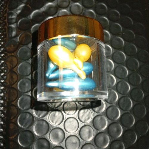 Formula for Immediate Firming and Restructuring in 10g Plastic Jar