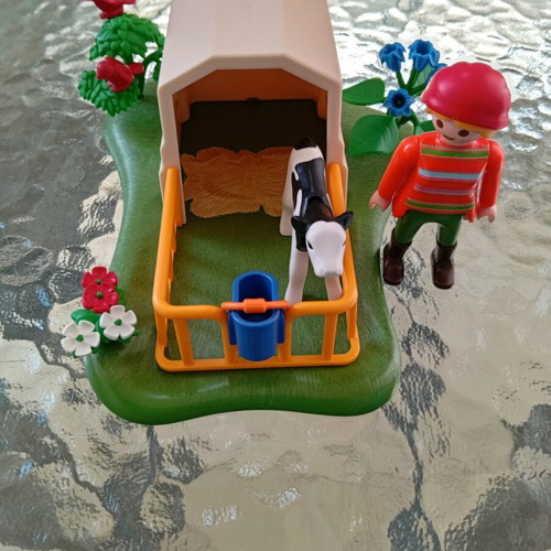Playmobil Small Farm with Calf 5124 like new, complete set without box