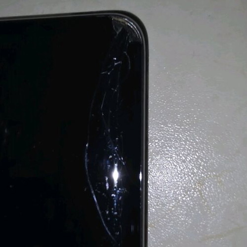 Huawei P30 Pro used with 5 cases, 2 headphones, charger, and box
