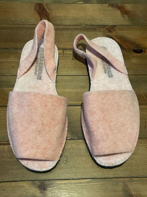 Lola Gonzalez pink felt sandals new, size 40