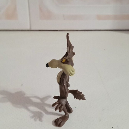 Coyote collectible figure like new