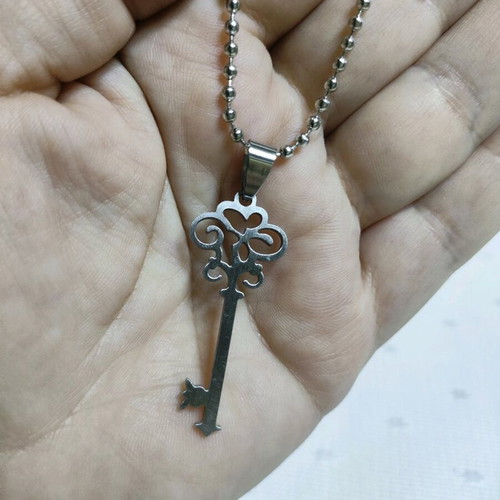 Steel necklace new, silver color