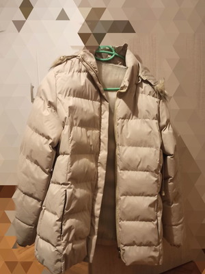 Μπεζ καπιτονέ γυναικείο χειμερινό μπουφάν με κουκούλα και γουνάκι, μεταχειρισμένο, μέγεθος XL