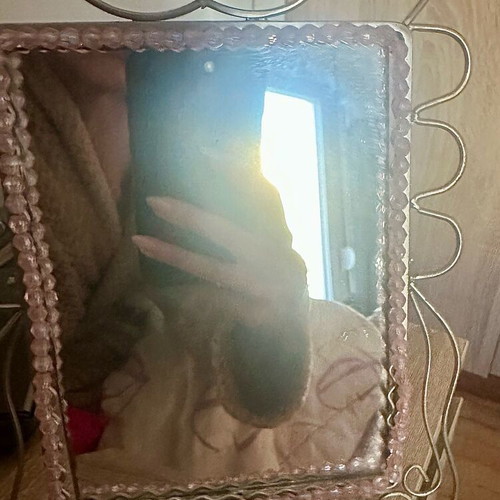 Pink mirror like new for makeup