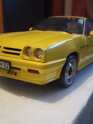 Opel Manta GT/E συλλεκτική μινιατούρα μεταχειρισμένη κλίμακας 1/18