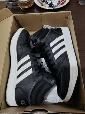 Adidas Hoops 3.0 αθλητικά σαν καινούργια, νούμερο 45.5, μαύρο και άσπρο