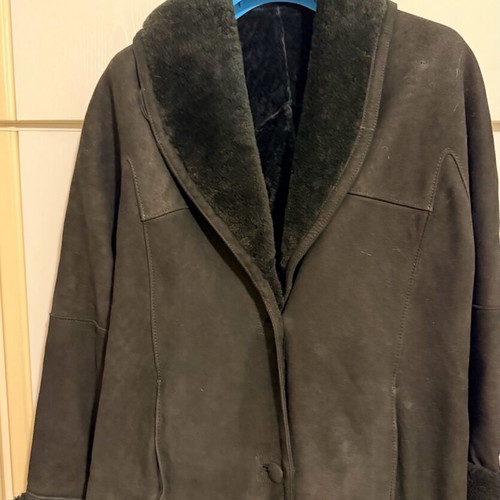 Vintage genuine black sheepskin shearling coat like new, size L-XL