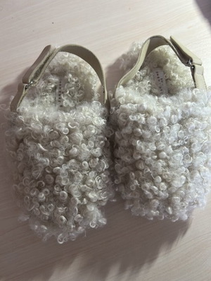 Παντοφλάκια παιδικά Zara σαν καινούργια, χειμερινές, μπεζ, μέγεθος 30