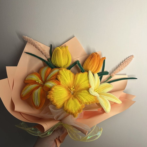 Handmade bouquet with 7 flowers like new