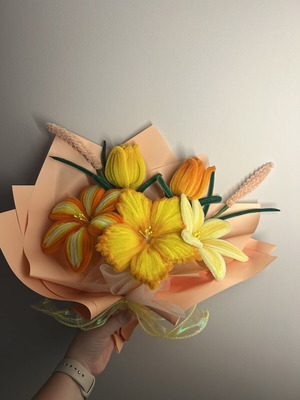 Handmade bouquet with 7 flowers like new