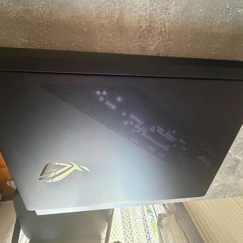 Asus Rog Strix Scar 18 5090 Ultra9 laptop like new, 64GB RAM, Intel Core i9