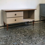 Έπιπλο τηλεόρασης μεταχειρισμένο