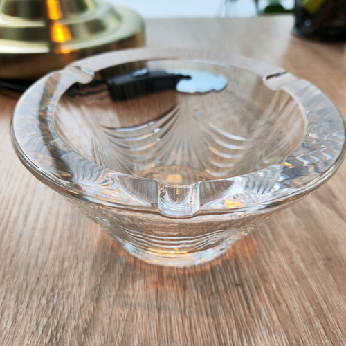 Crystal ashtray used with engravings