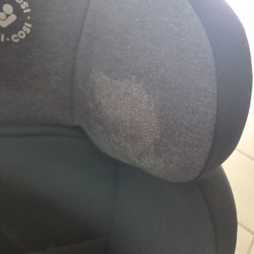 Maxi-Cosi Booster RodiFix AirProtect car seat 15-36 kg used with Isofix