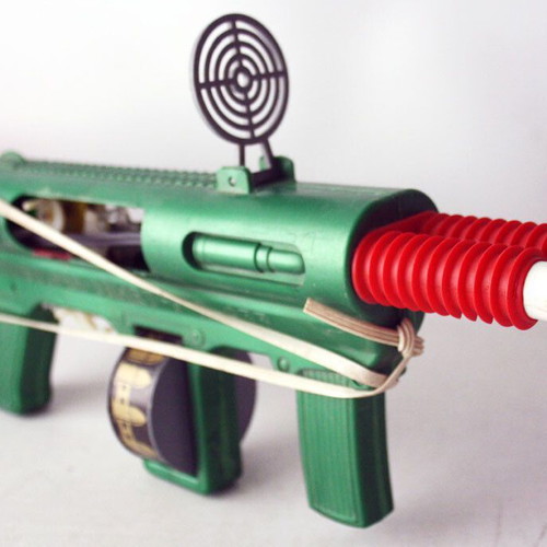 Vintage 80's Greek space gun Souper Comet F R 933 used, non-working with damages