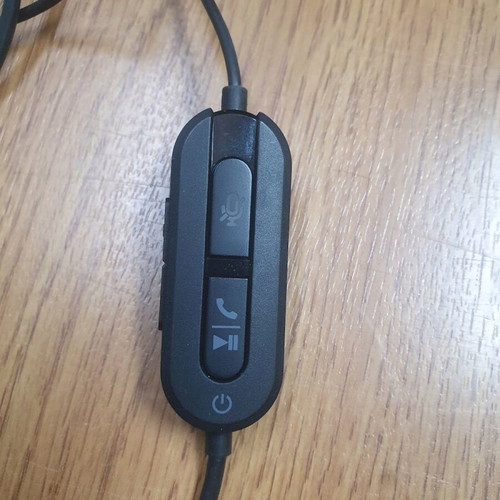 Creative Chat USB On Ear multimedia headphones with microphone, like new