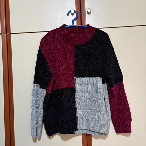Vintage knit pullover sweater used, red, black, grey, size M